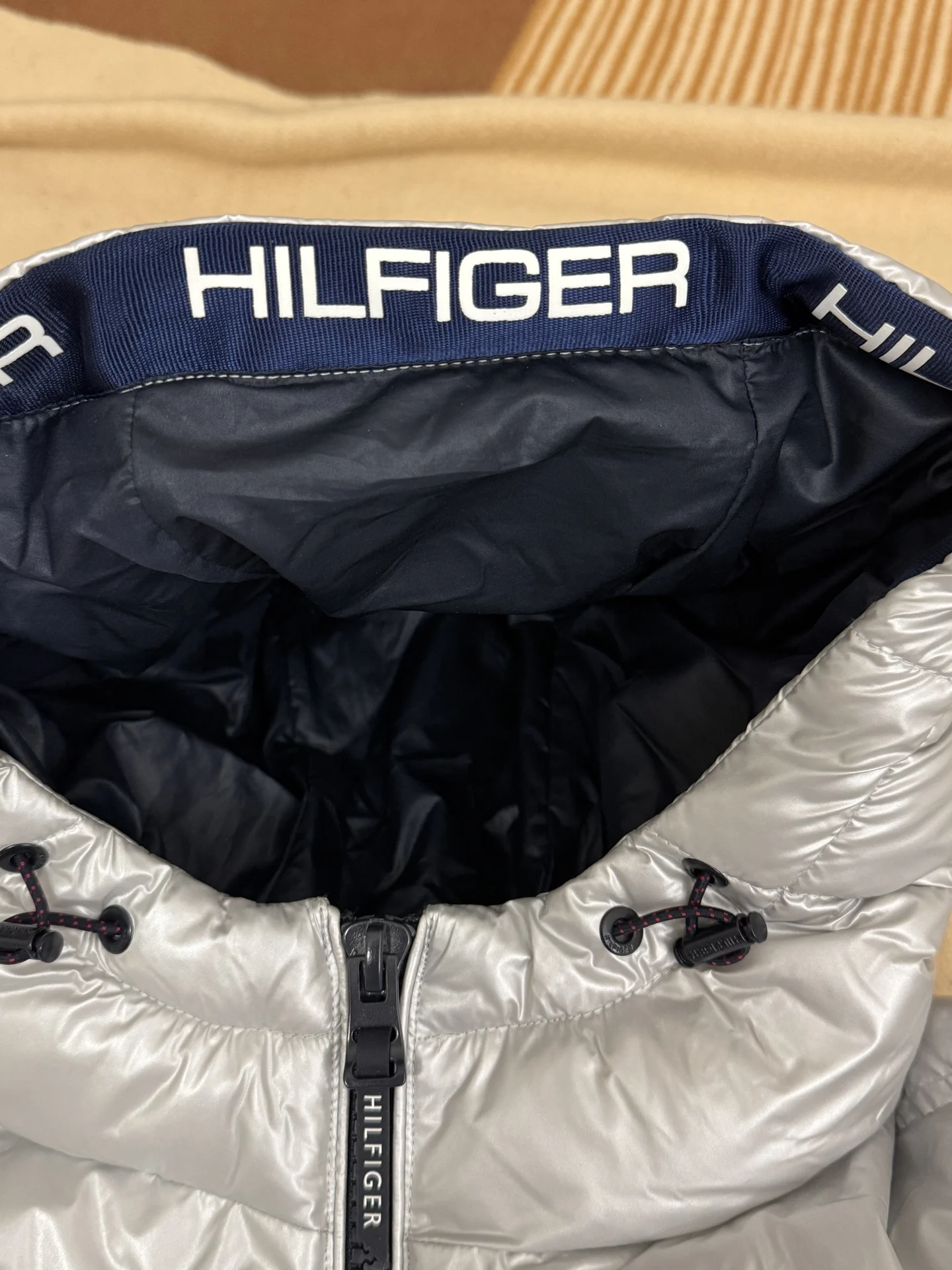 Пуховик Tommy Hilfiger новый - миниатюра 9