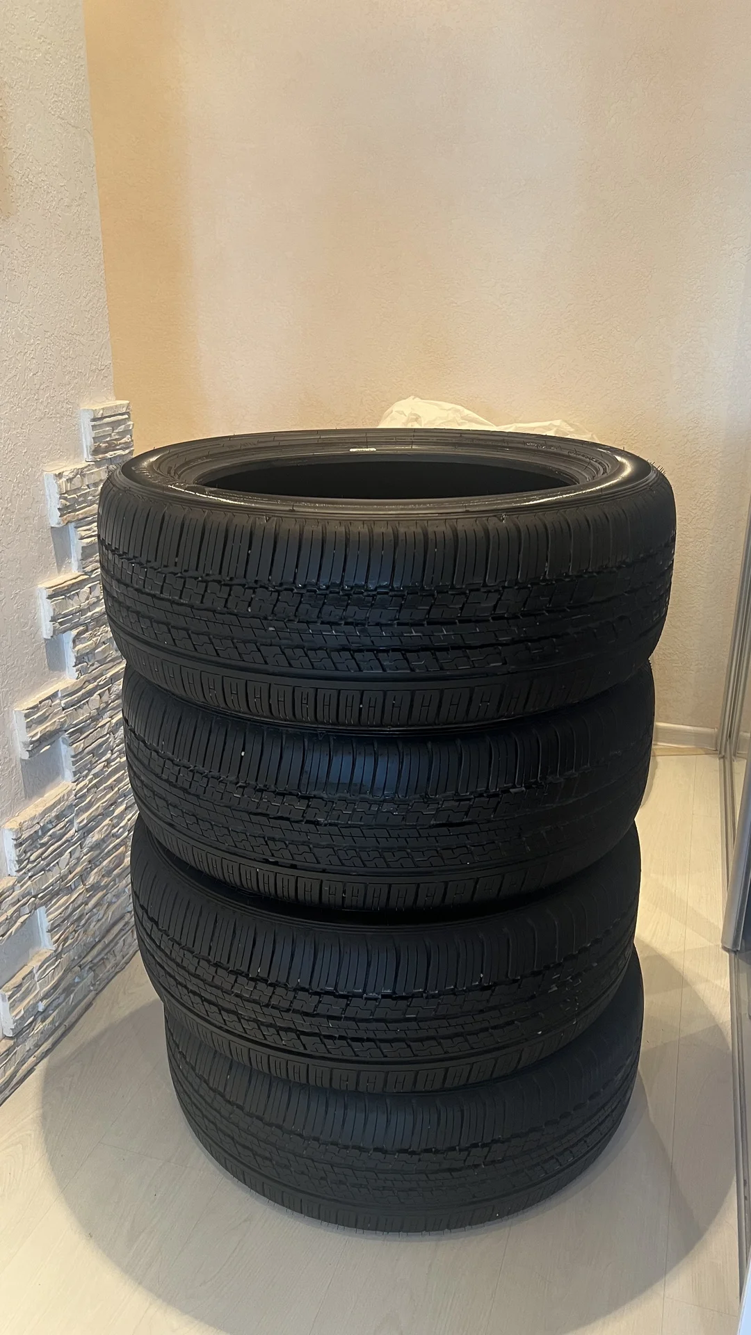 Dunlop Grandtrek ST30 225/55 R19 99H - изображение 1