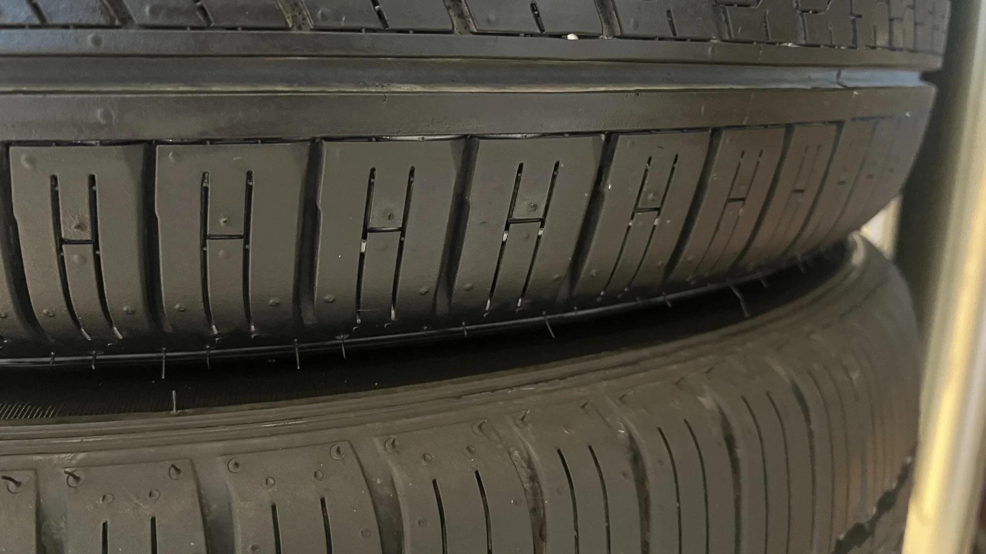 Dunlop Grandtrek ST30 225/55 R19 99H - миниатюра 2