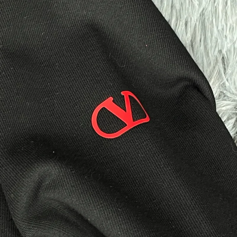 Valentino — чёрная кофта - миниатюра 6