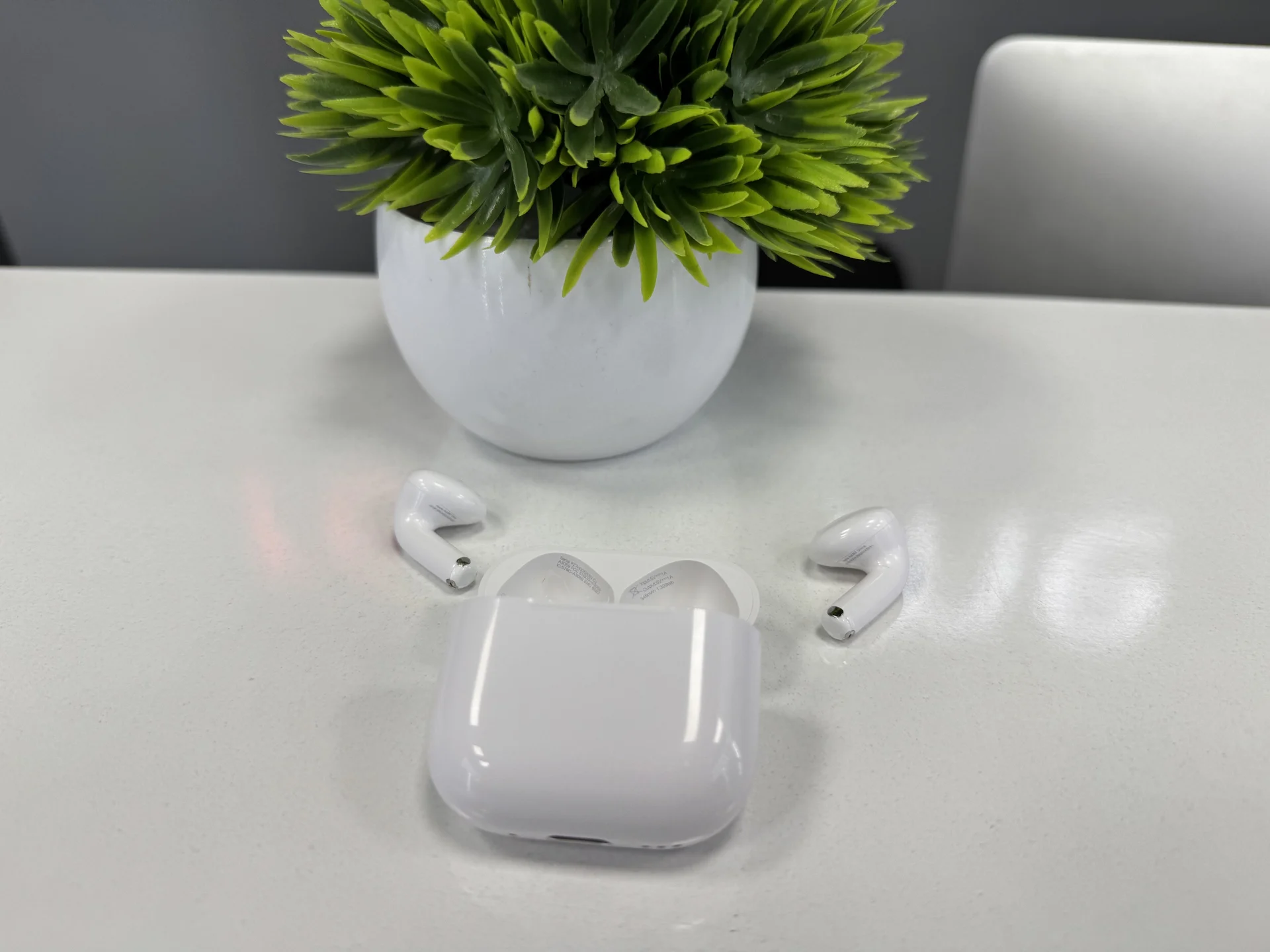 наушники беспроводные apple airpods 4 anc "лучшее" - миниатюра 6
