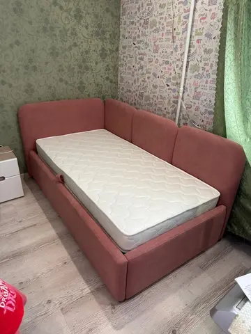 Детская мягкая кровать 160 на 80 с матрасом