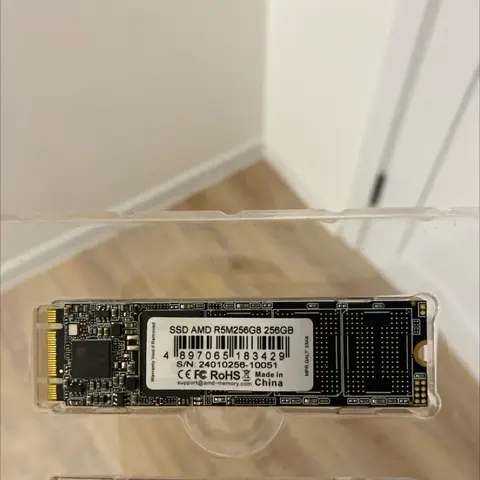 SSD накопитель М2.0 Radeon AMD Radeon R5M256GB