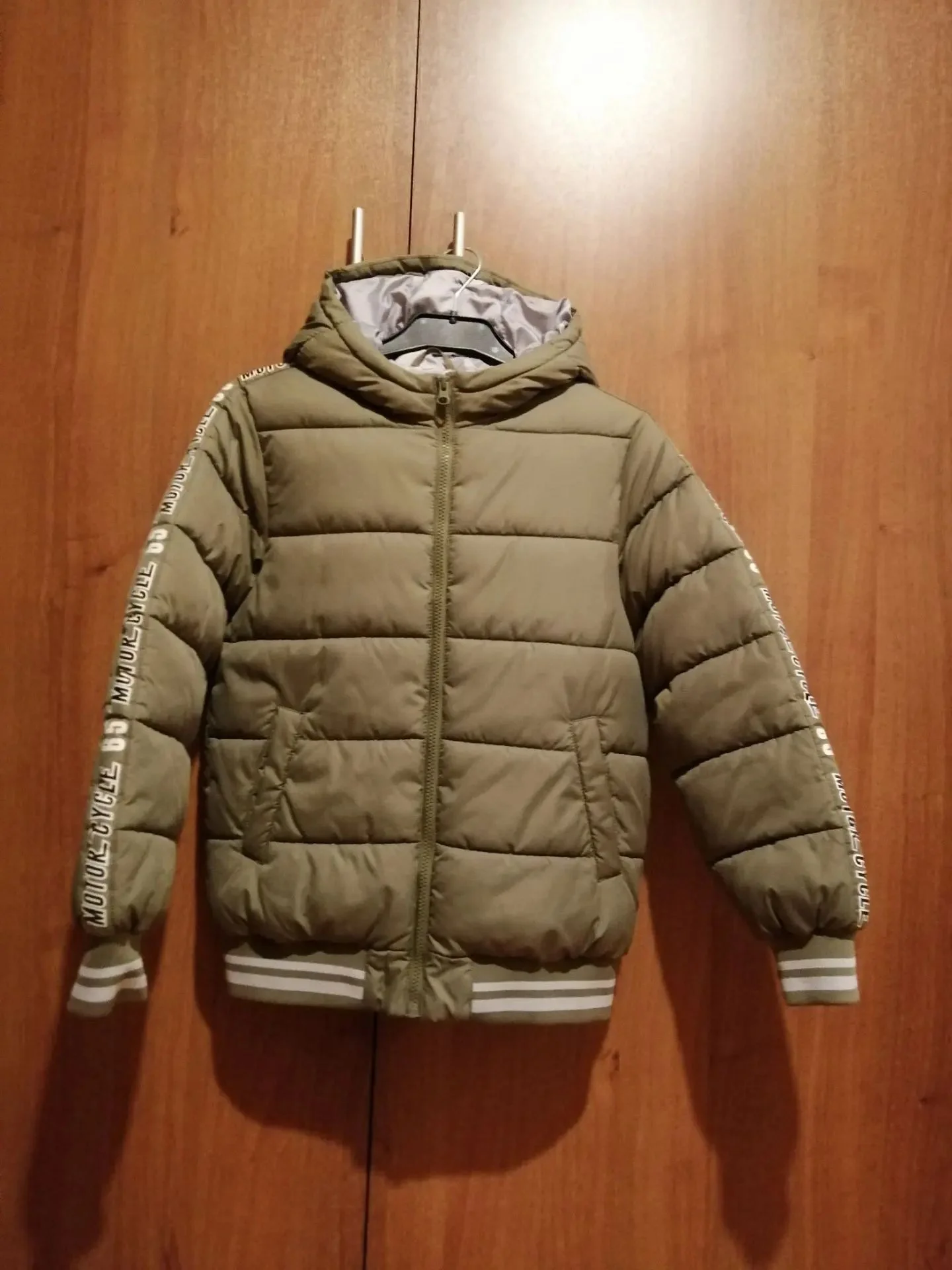 продам куртку зимнюю на мальчика - изображение 1