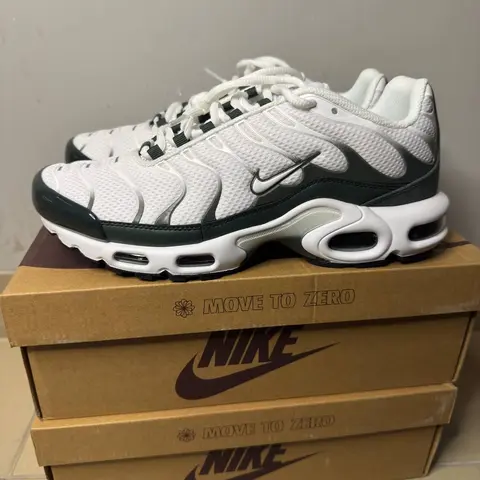 Кроссовки Nike air max tn plus размер 43 оригинал