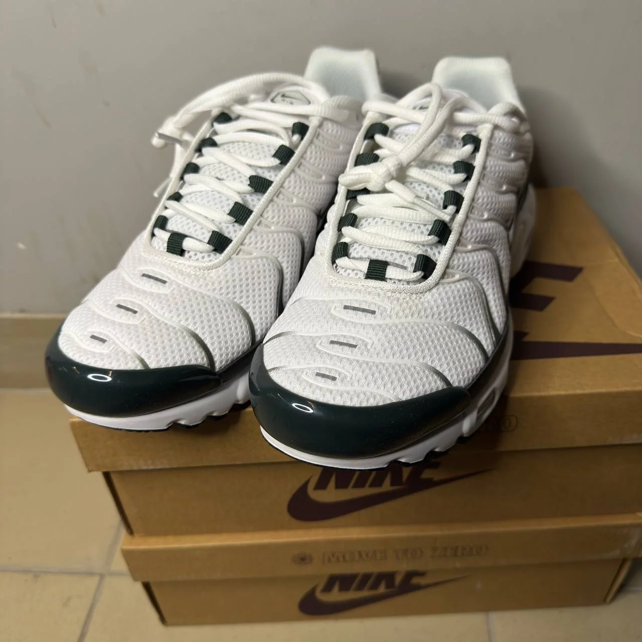 Кроссовки Nike air max tn plus размер 43 оригинал - миниатюра 2