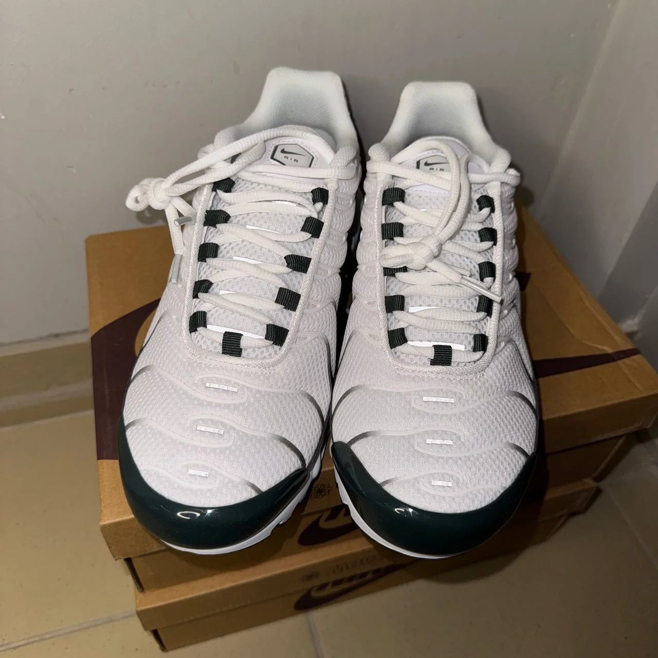 Кроссовки Nike air max tn plus размер 43 оригинал - миниатюра 3