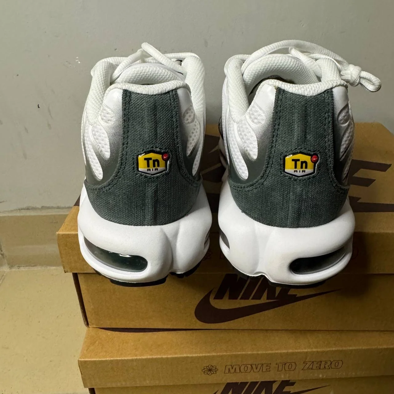 Кроссовки Nike air max tn plus размер 43 оригинал - миниатюра 4