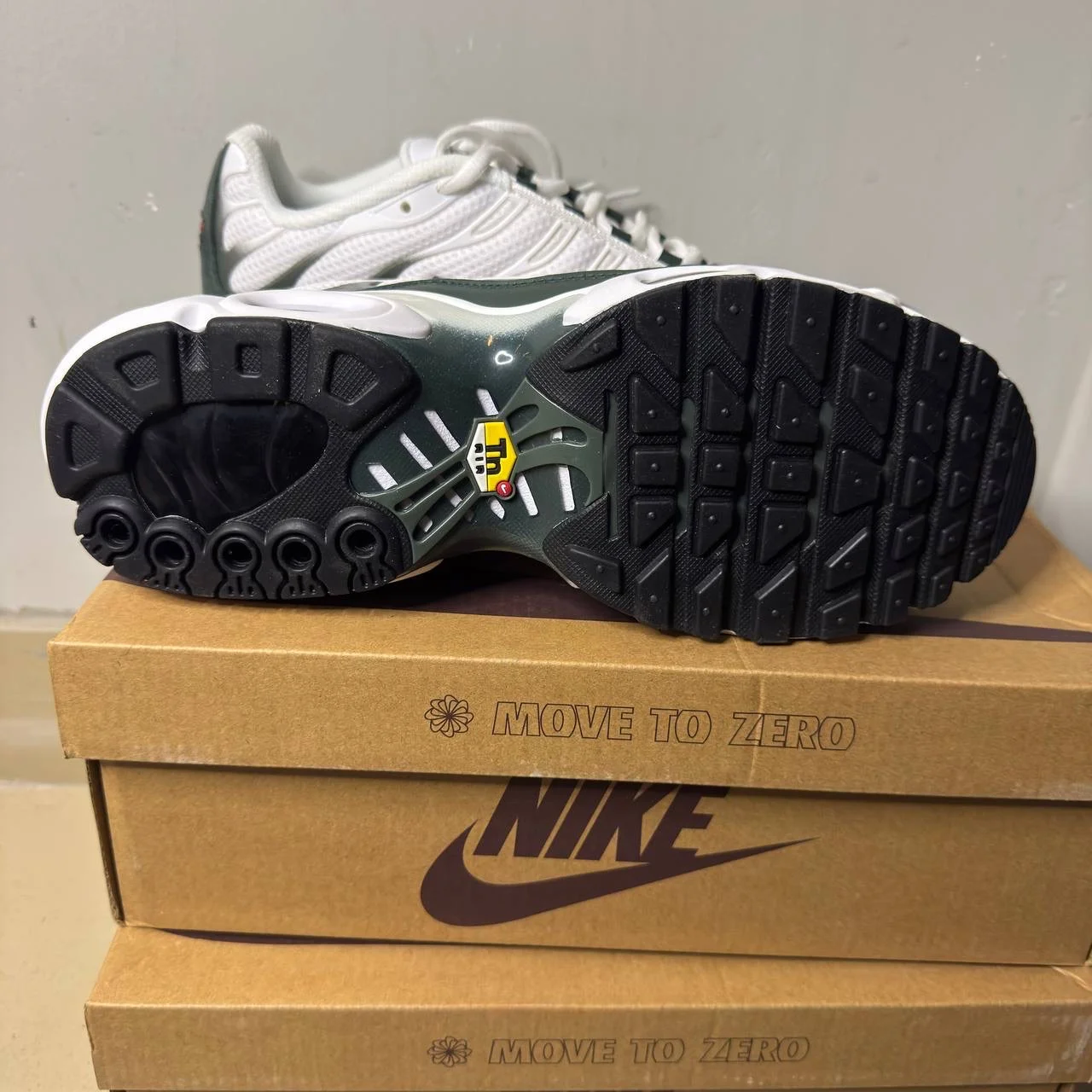 Кроссовки Nike air max tn plus размер 43 оригинал - миниатюра 7