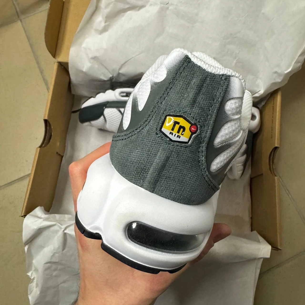 Кроссовки Nike air max tn plus размер 45 оригинал - миниатюра 3