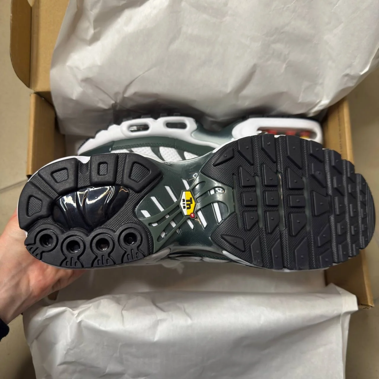Кроссовки Nike air max tn plus размер 45 оригинал - миниатюра 4