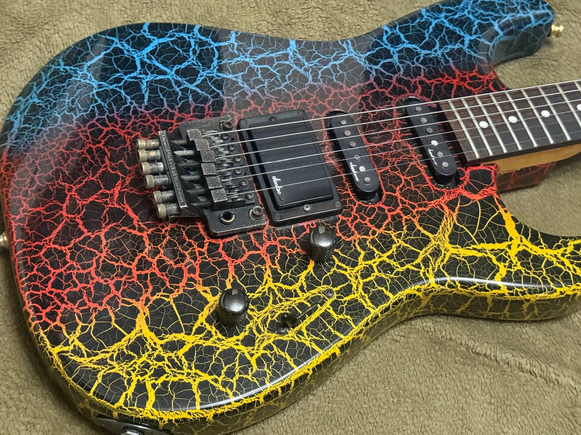 Charvel Model 3 Rainbow Crackle / Super Rare - миниатюра 2
