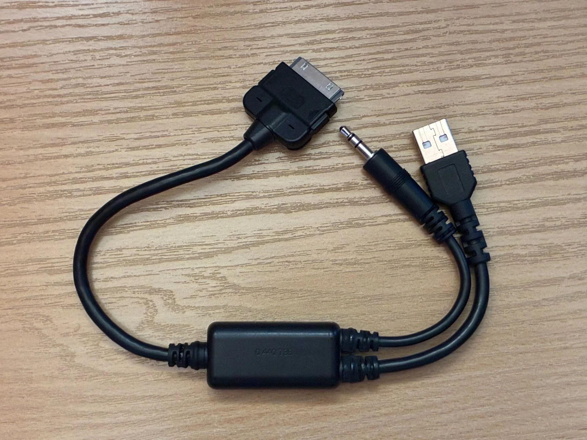 BMW Apple iPod/iPhone media cable - миниатюра 2