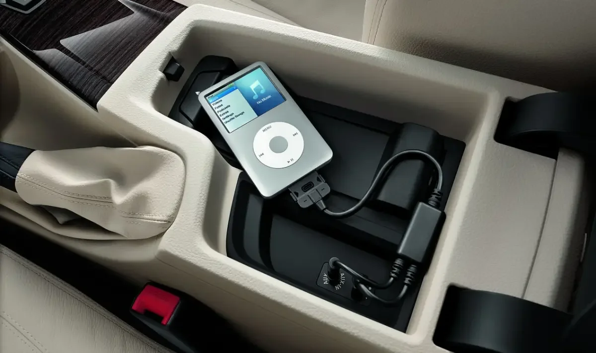 BMW Apple iPod/iPhone media cable - миниатюра 4