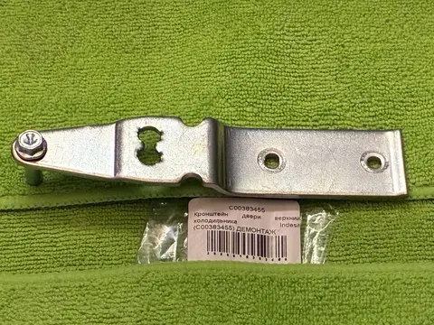 Кронштейн двери Indesit Ariston C00383455