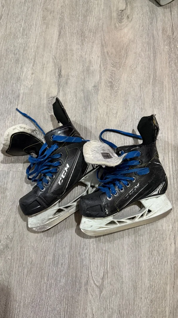 Коньки хоккейные детские CCM Tacks 9060 31 размер - изображение 1