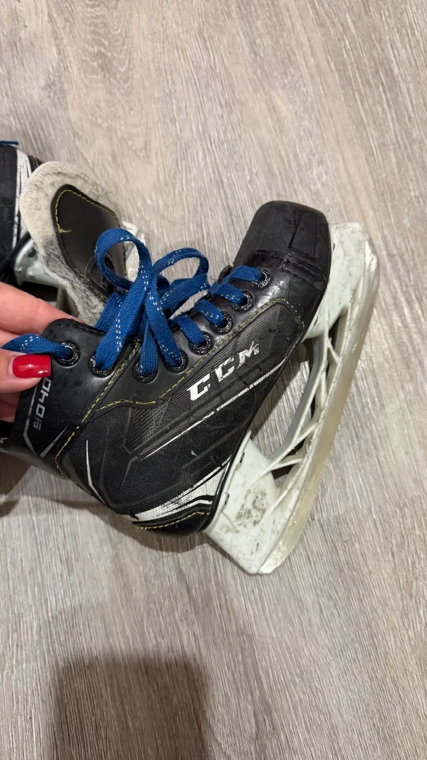 Коньки хоккейные детские CCM Tacks 9060 31 размер - миниатюра 2