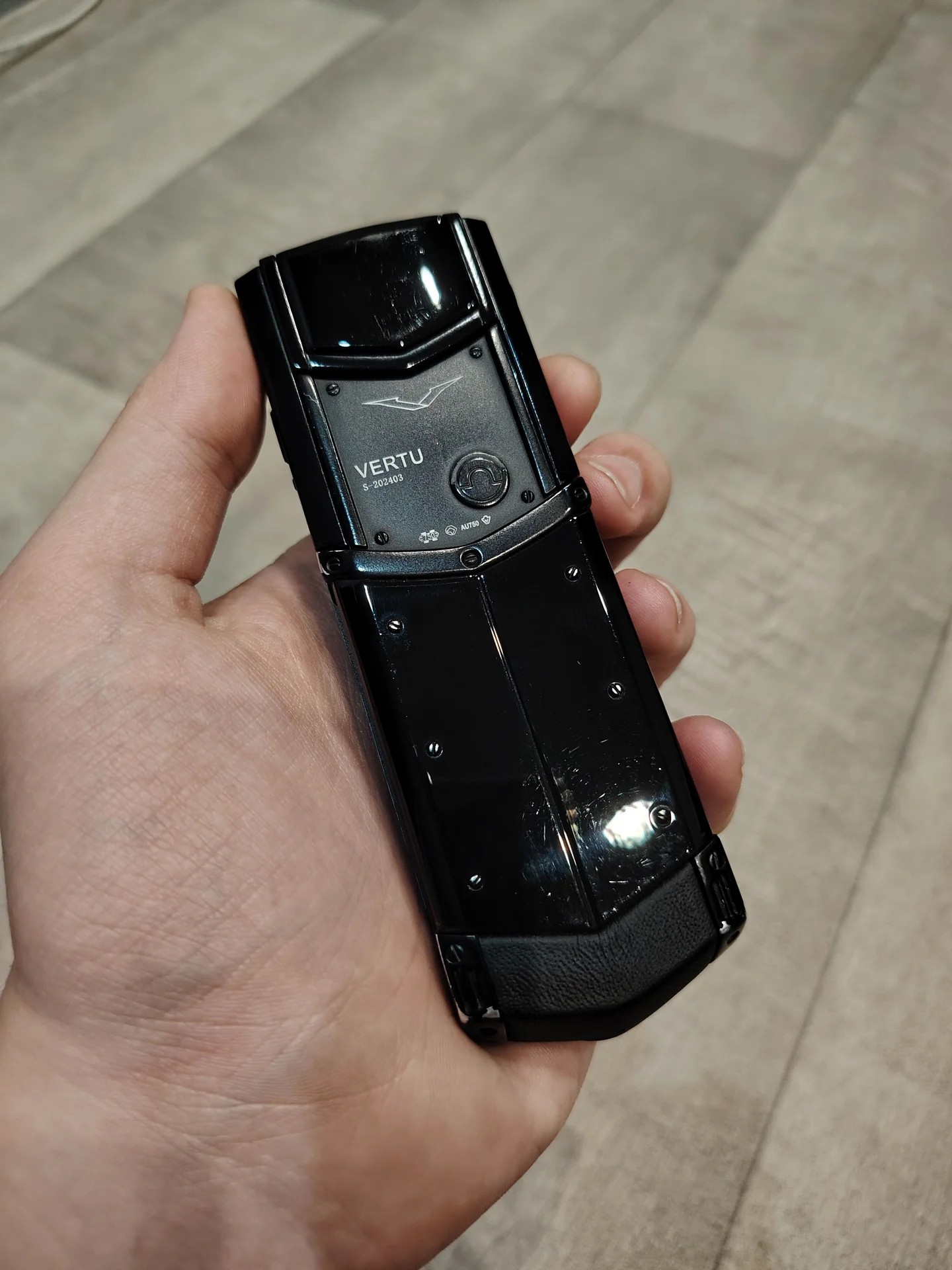 Vertu Signature S Design Pure Black - миниатюра 2