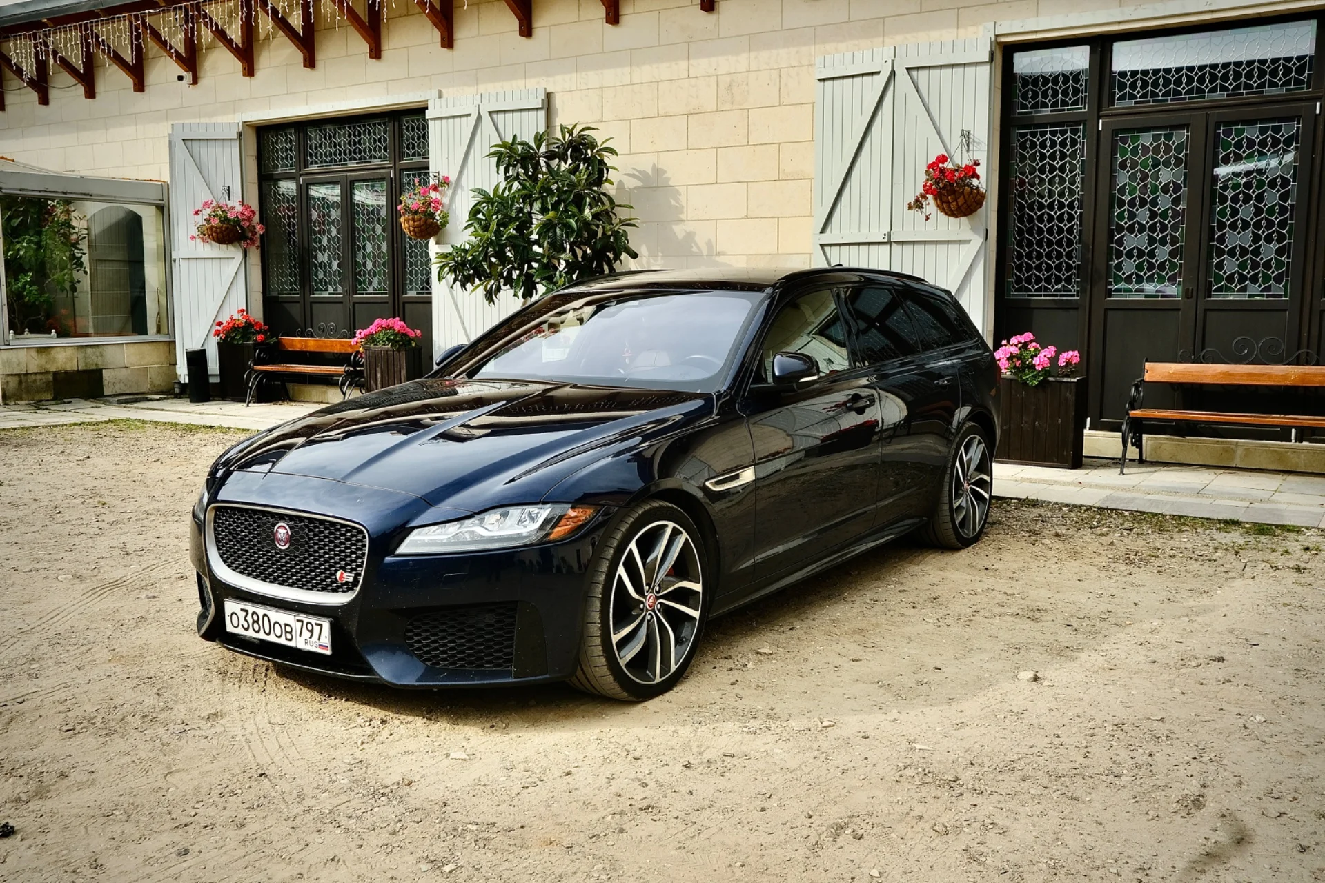 Jaguar XF-S Sportbrake - миниатюра 2