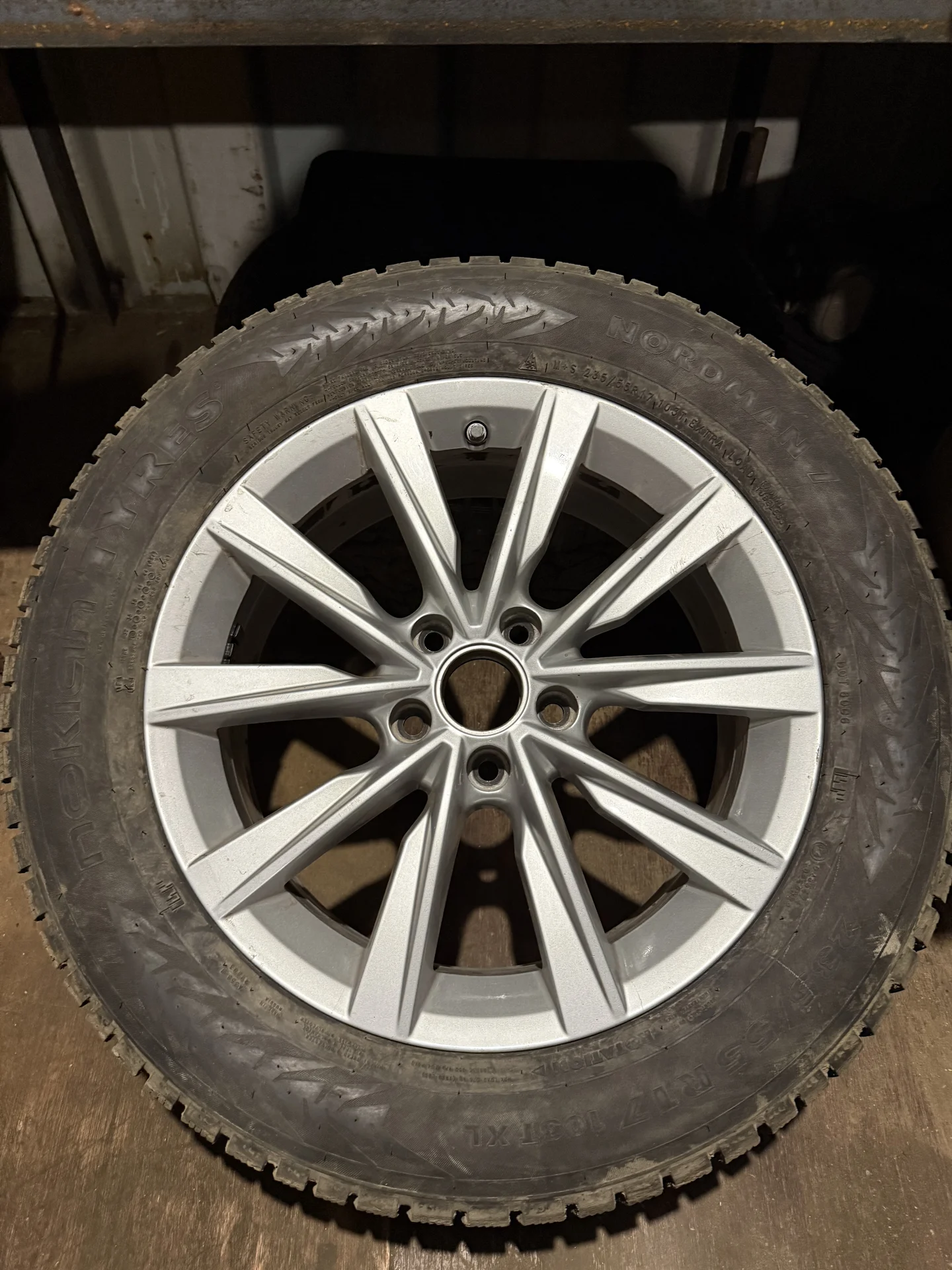 колеса зимние 235/55 r17 5.112 - изображение 1