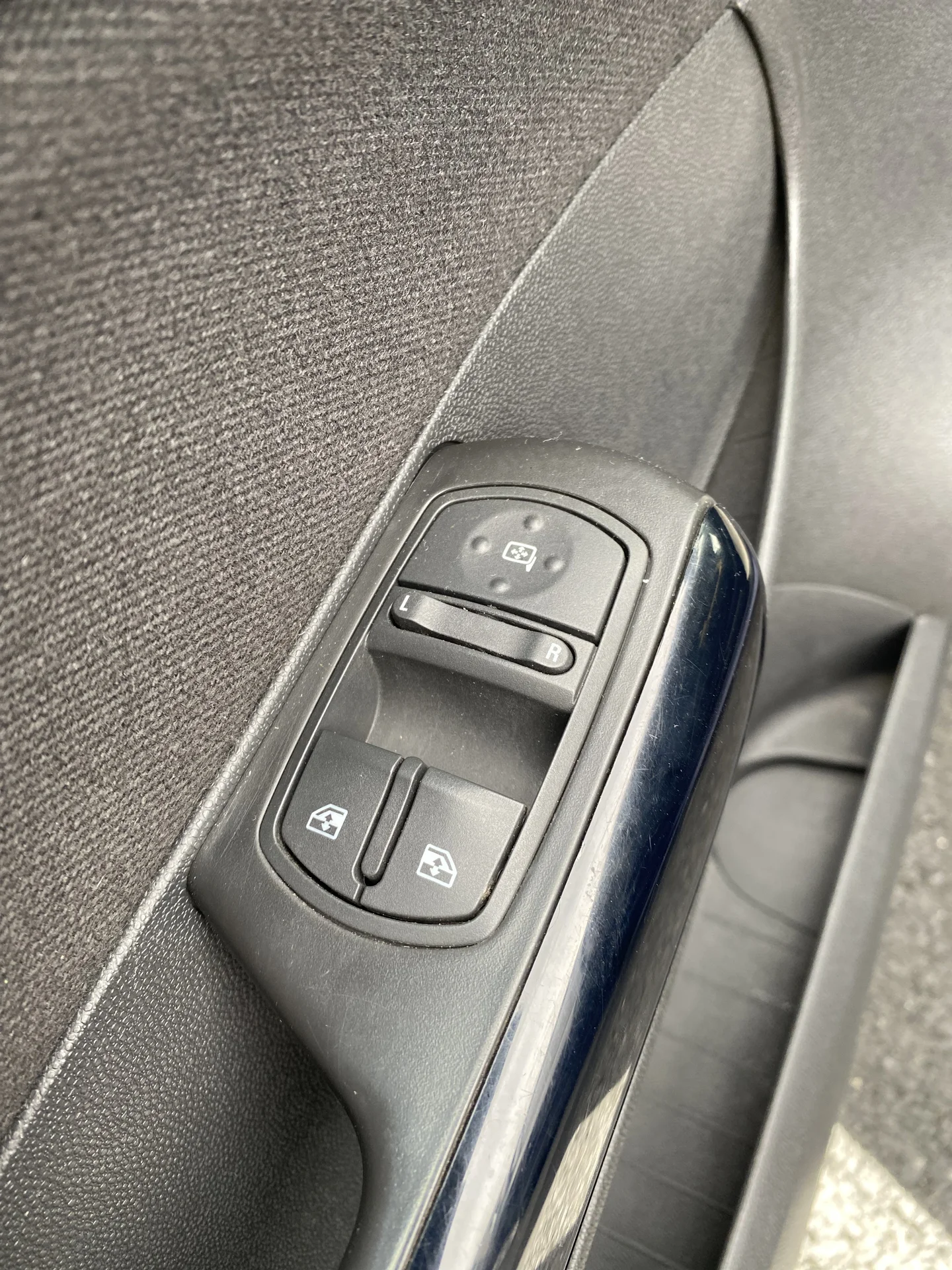 Opel Corsa,2012 - миниатюра 19