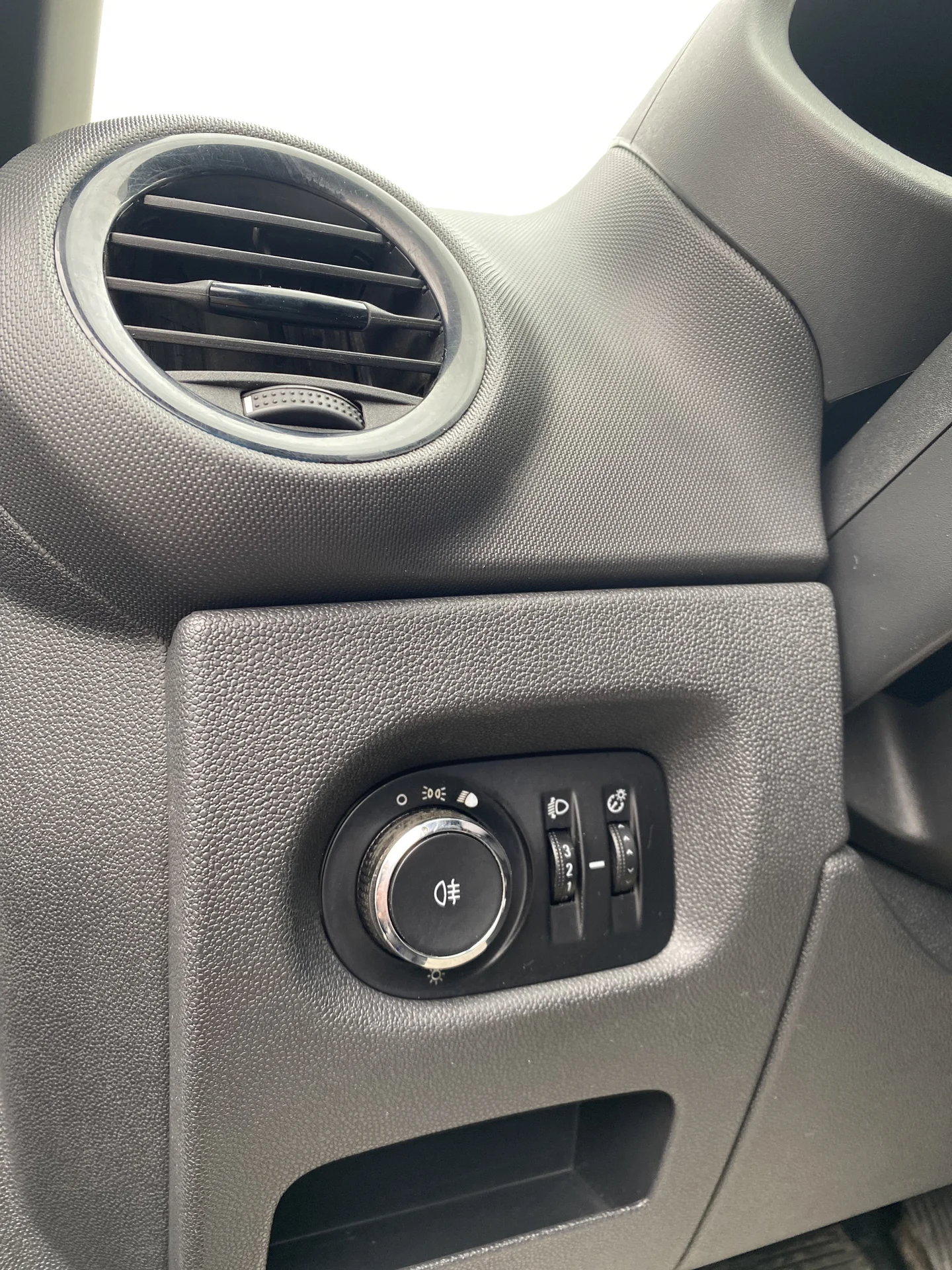 Opel Corsa,2012 - миниатюра 22