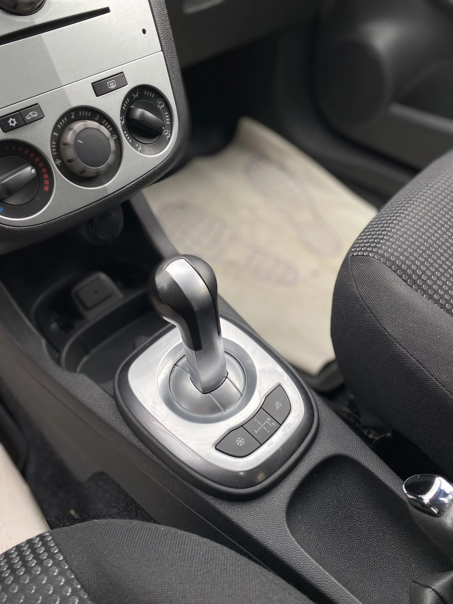 Opel Corsa,2012 - миниатюра 23