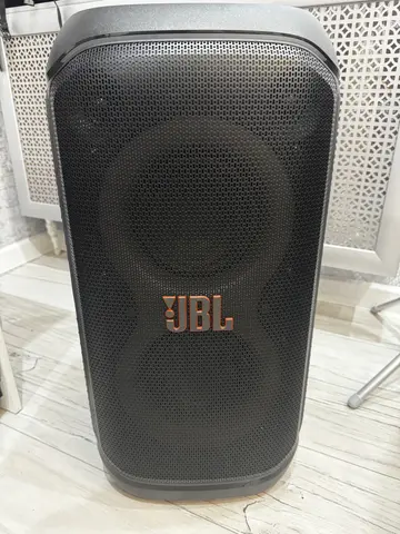 JBL partybox stage 320