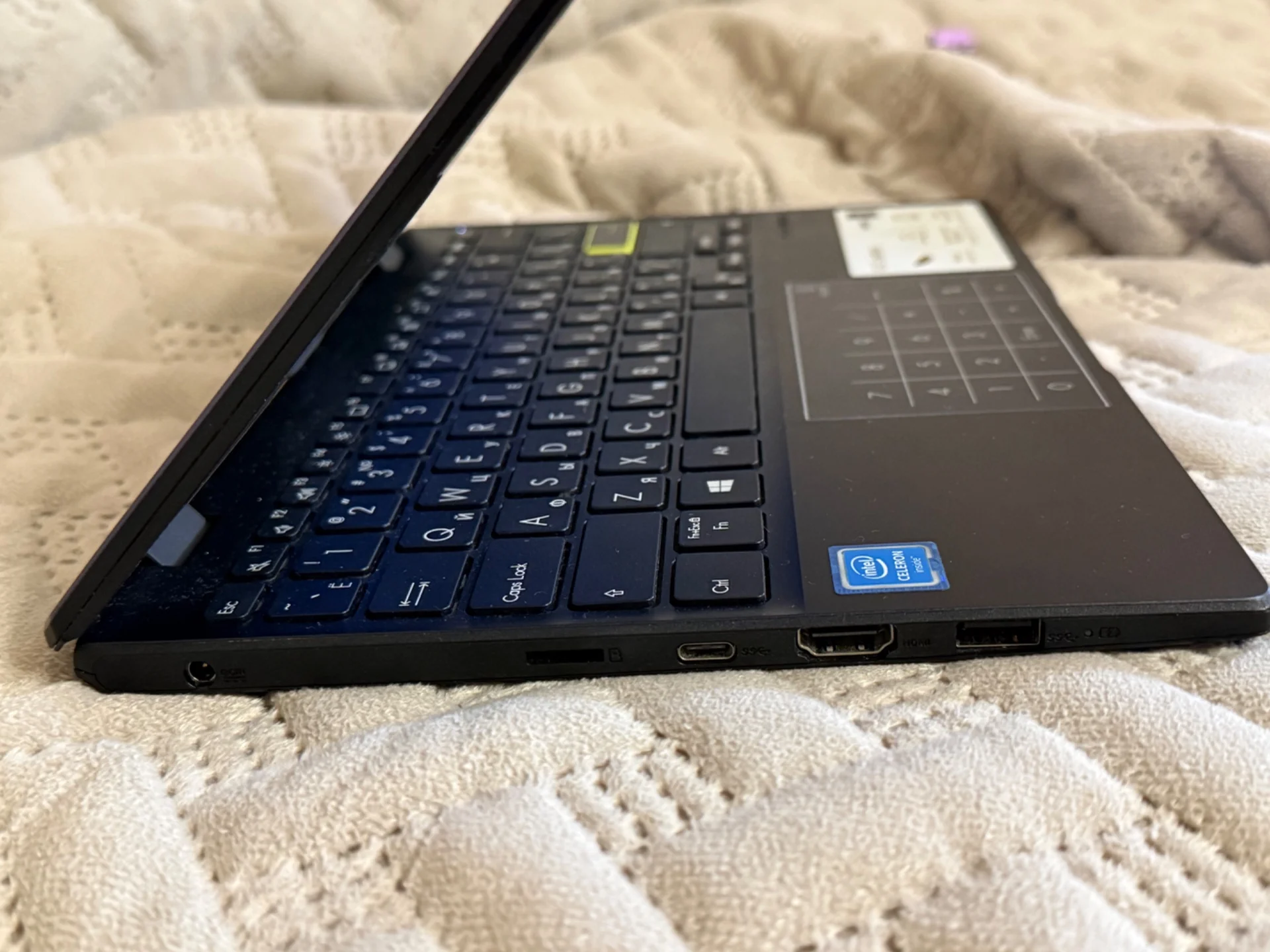 Ноутбук asus e210m - миниатюра 3