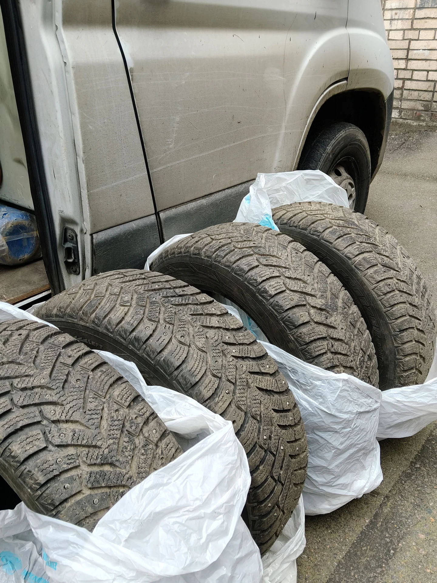Зимние шины Toyo 185/65 r15 - изображение 1