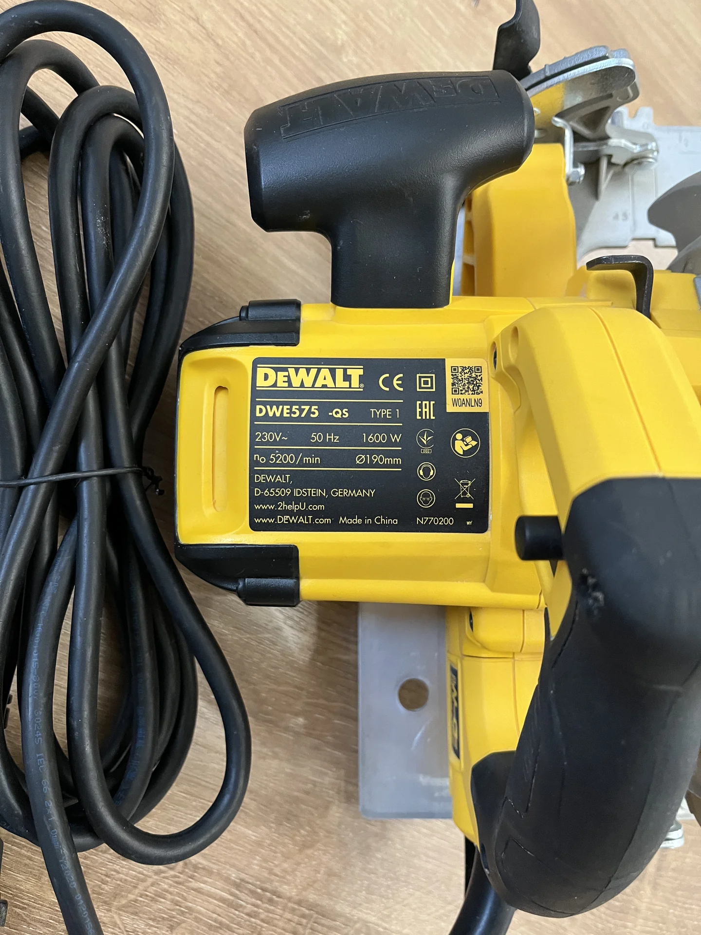 Дисковая пила DEWALT DWE 575 K - миниатюра 3