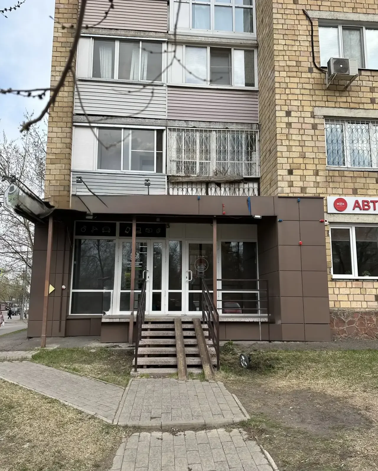 Магазин 61 кв.м. 1 этаж. Отдельный вход . - изображение 1
