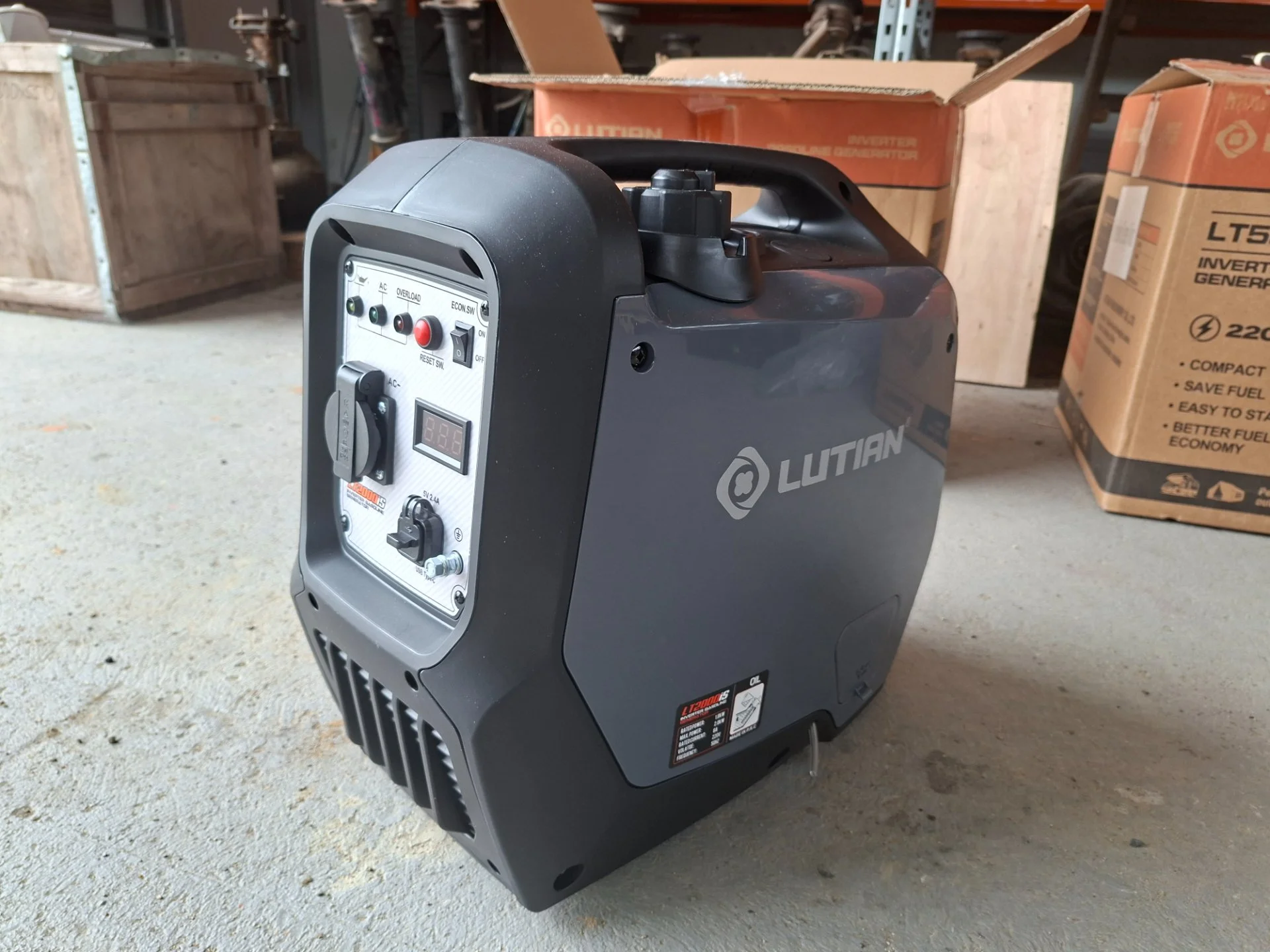 Бензиновый генератор Lutian LT2000 IS - миниатюра 2