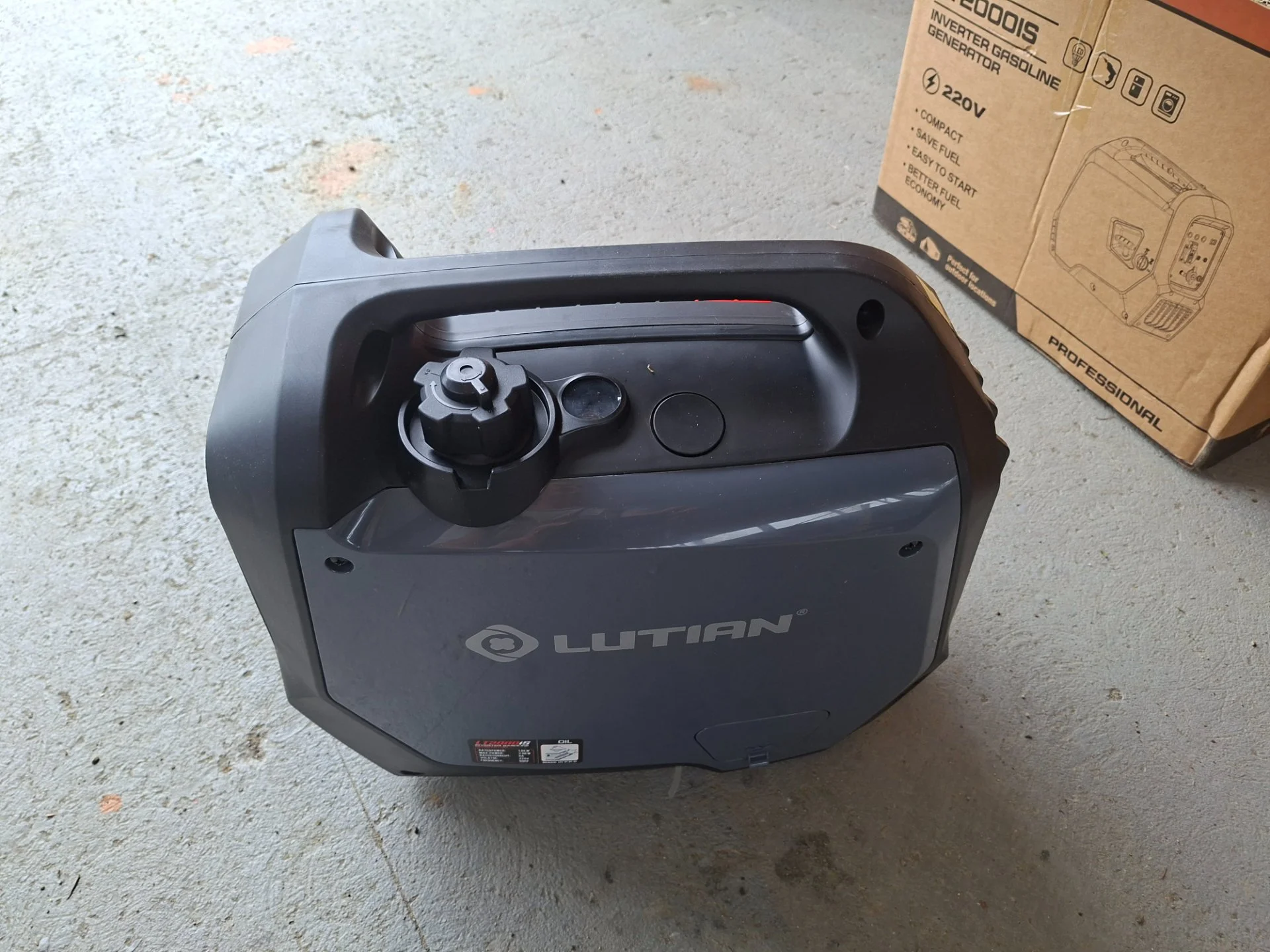 Бензиновый генератор Lutian LT2000 IS - миниатюра 3