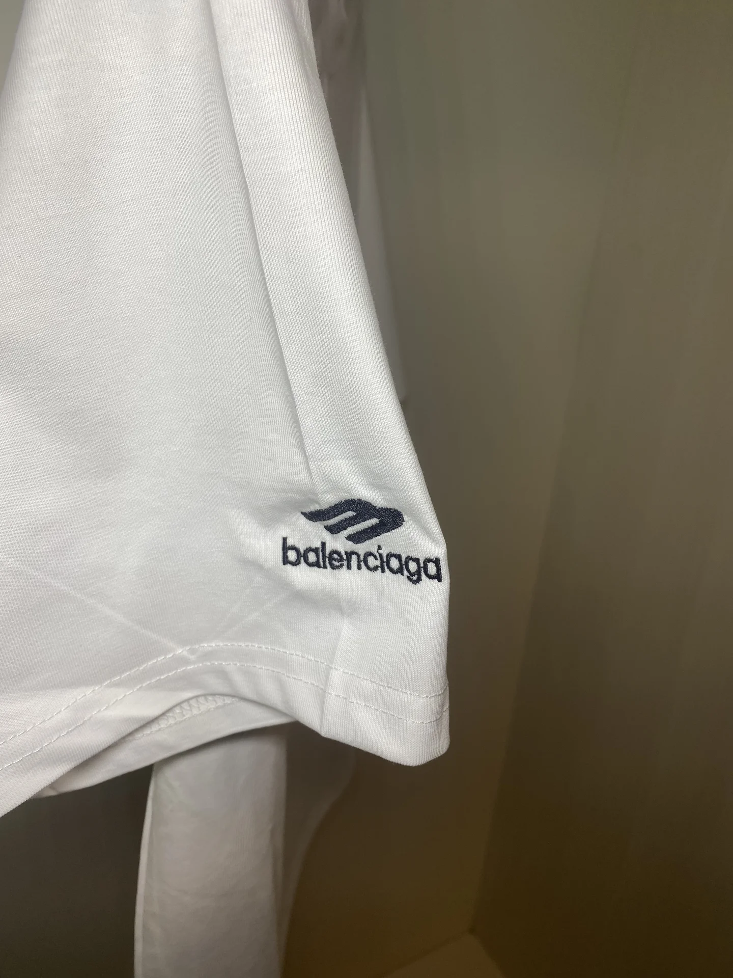 футболка balenciaga - миниатюра 4