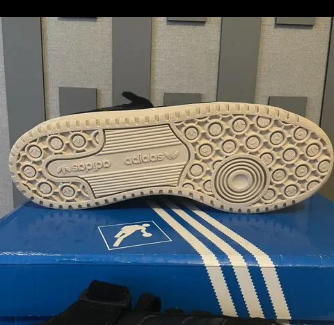Кроссовки adidas forum новые - миниатюра 4