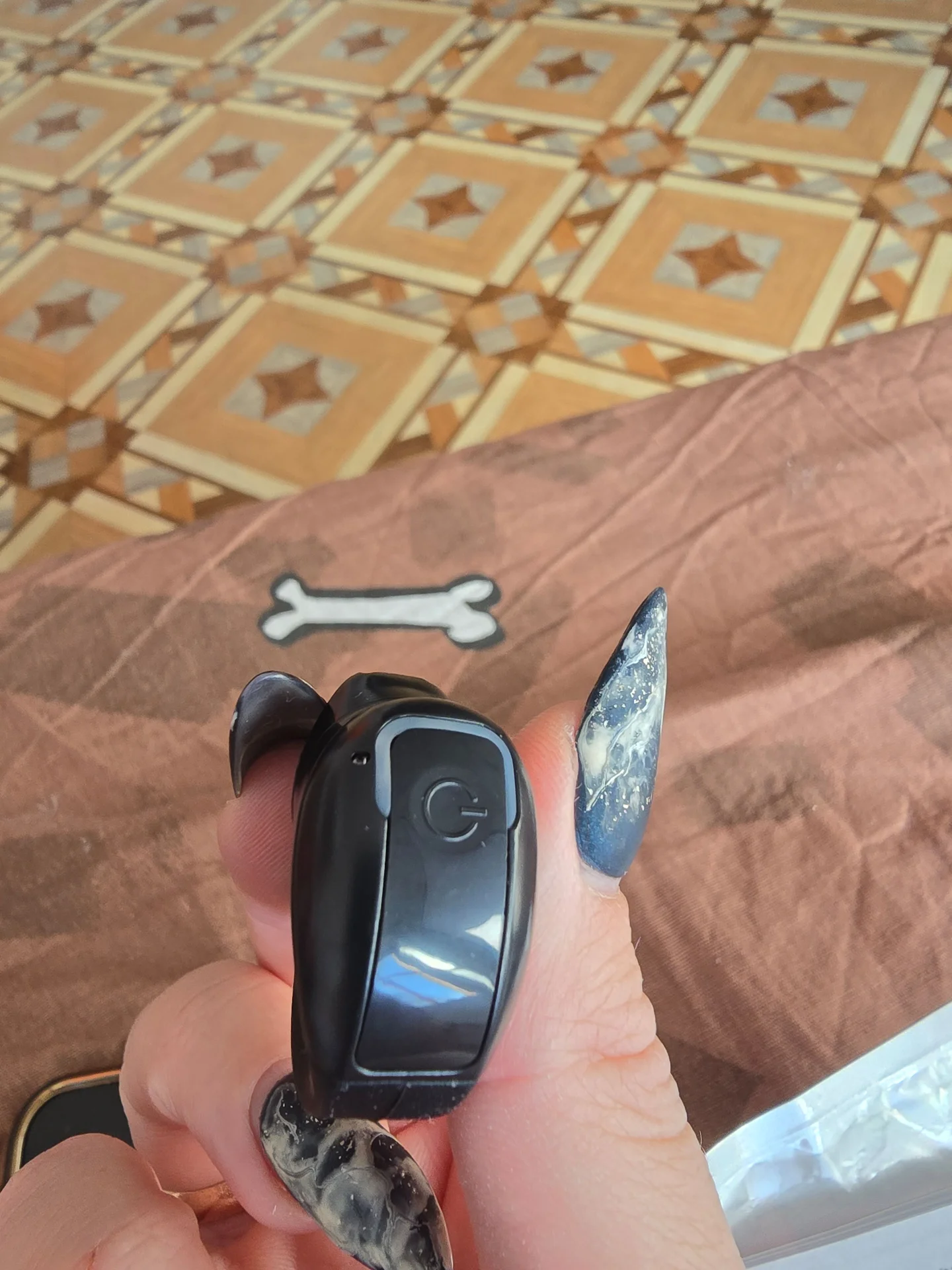 Наушник блютуз с клипсой на ухо - миниатюра 3