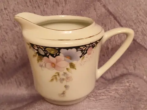 Молочник Япония