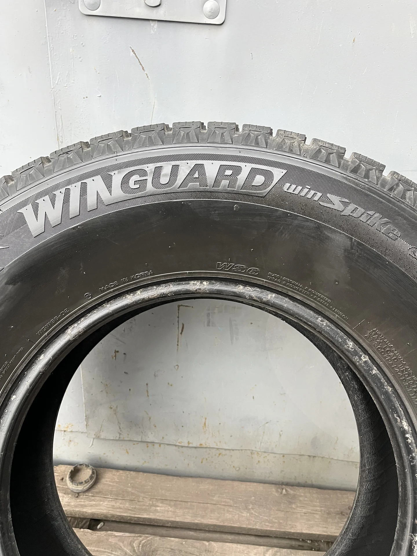 Комплект зимних шин Roadstone WinGuard 265/70 R16 - миниатюра 6