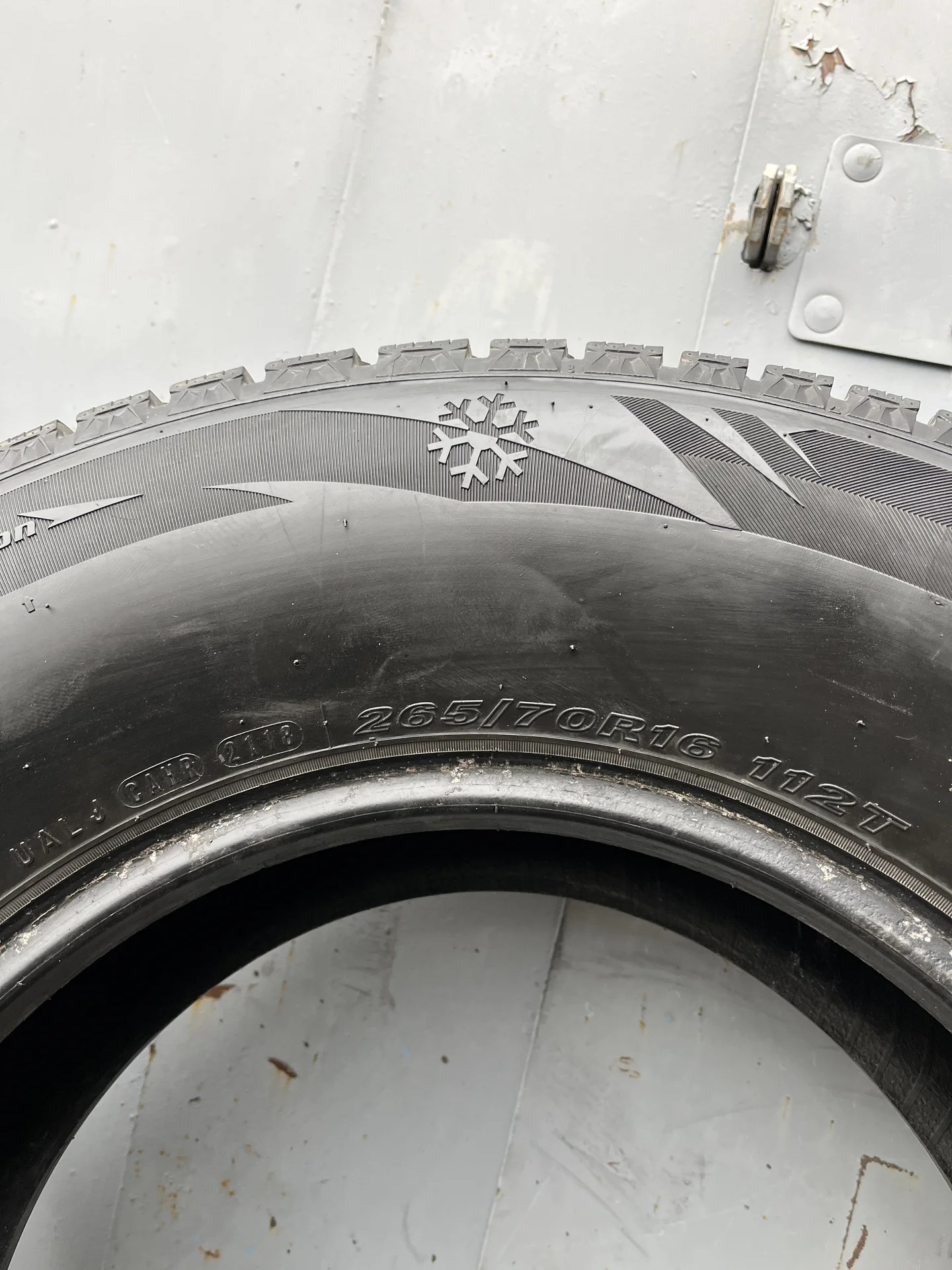 Комплект зимних шин Roadstone WinGuard 265/70 R16 - миниатюра 7