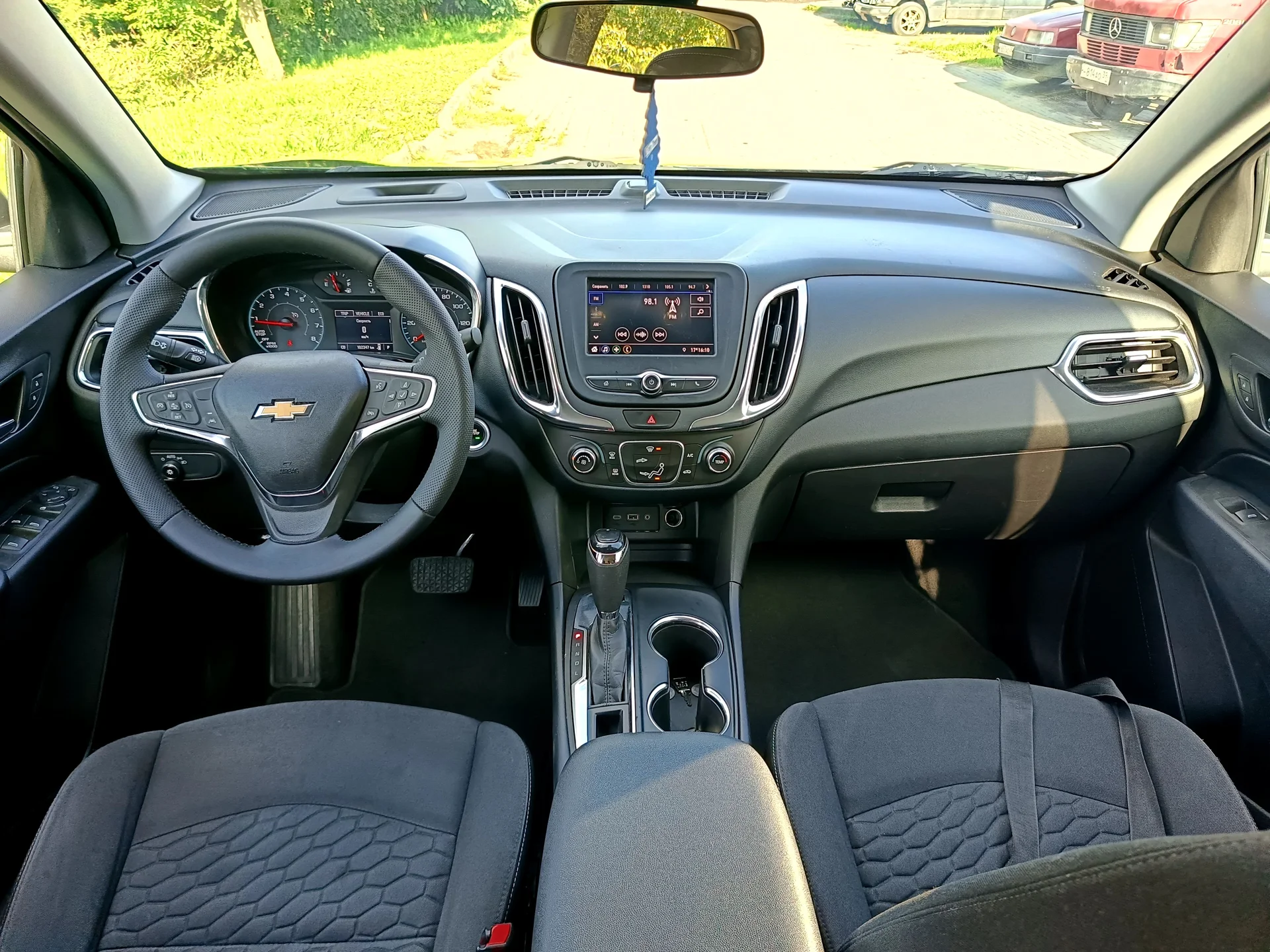 Chevrolet Equinox LT - миниатюра 8