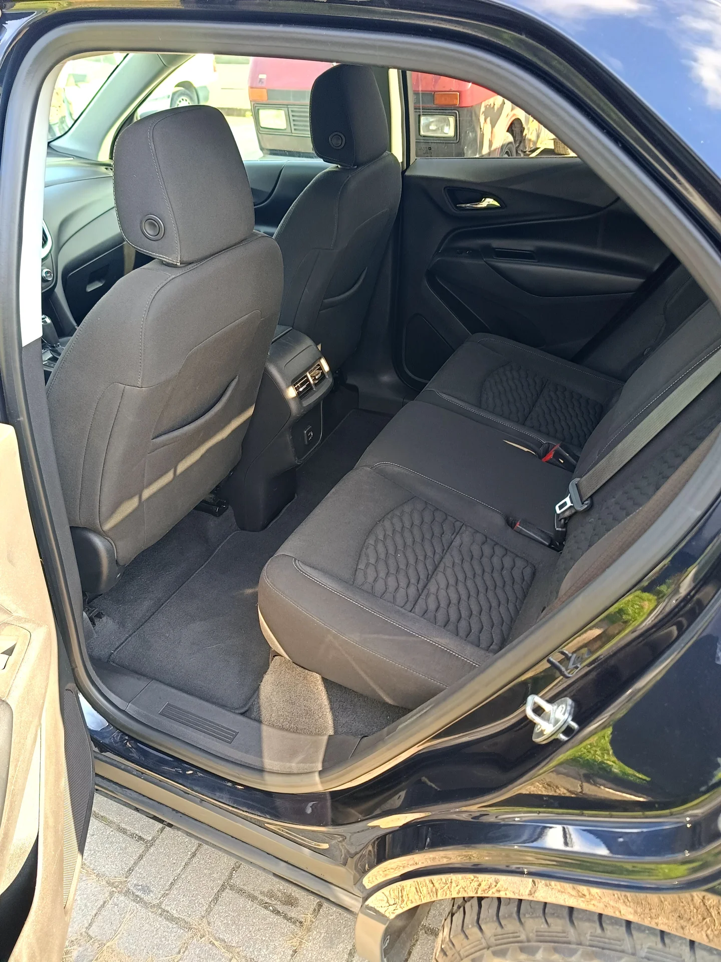 Chevrolet Equinox LT - миниатюра 12