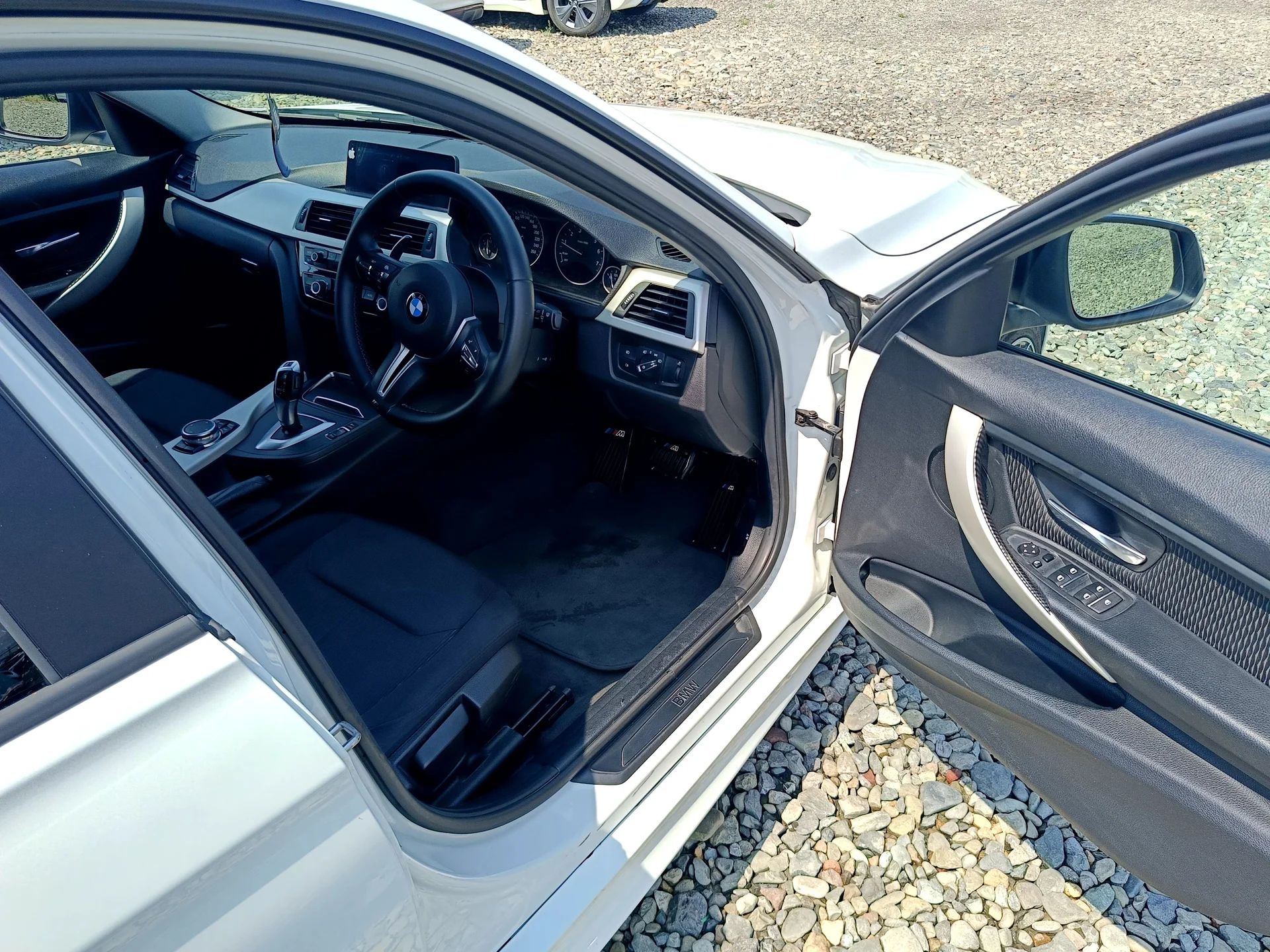 BMW 318i - миниатюра 12