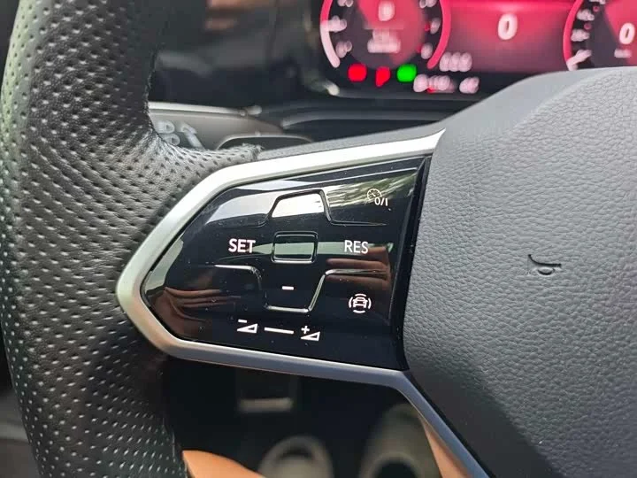 Volkswagen Golf - миниатюра 12