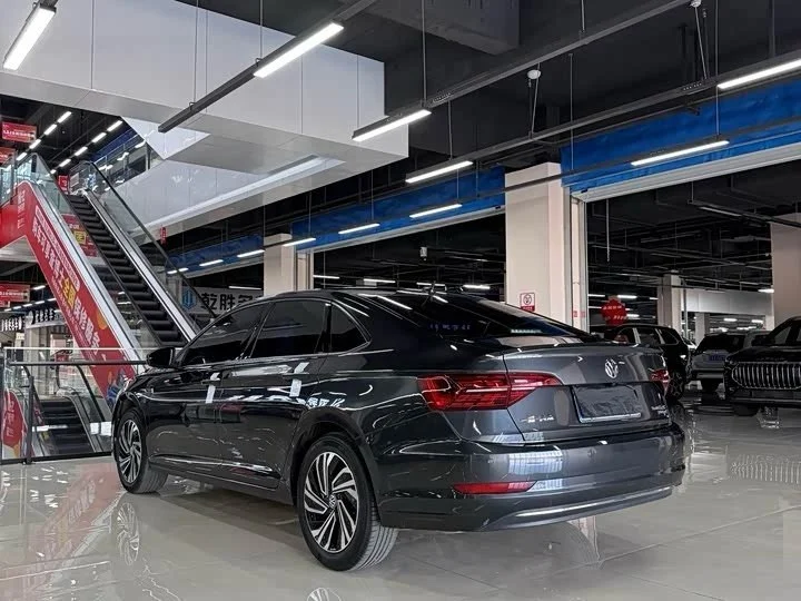 Volkswagen Jetta - миниатюра 5