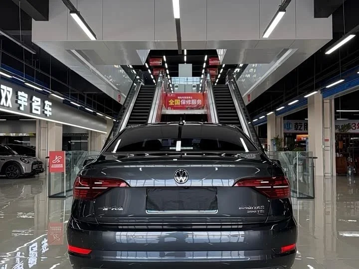 Volkswagen Jetta - миниатюра 6