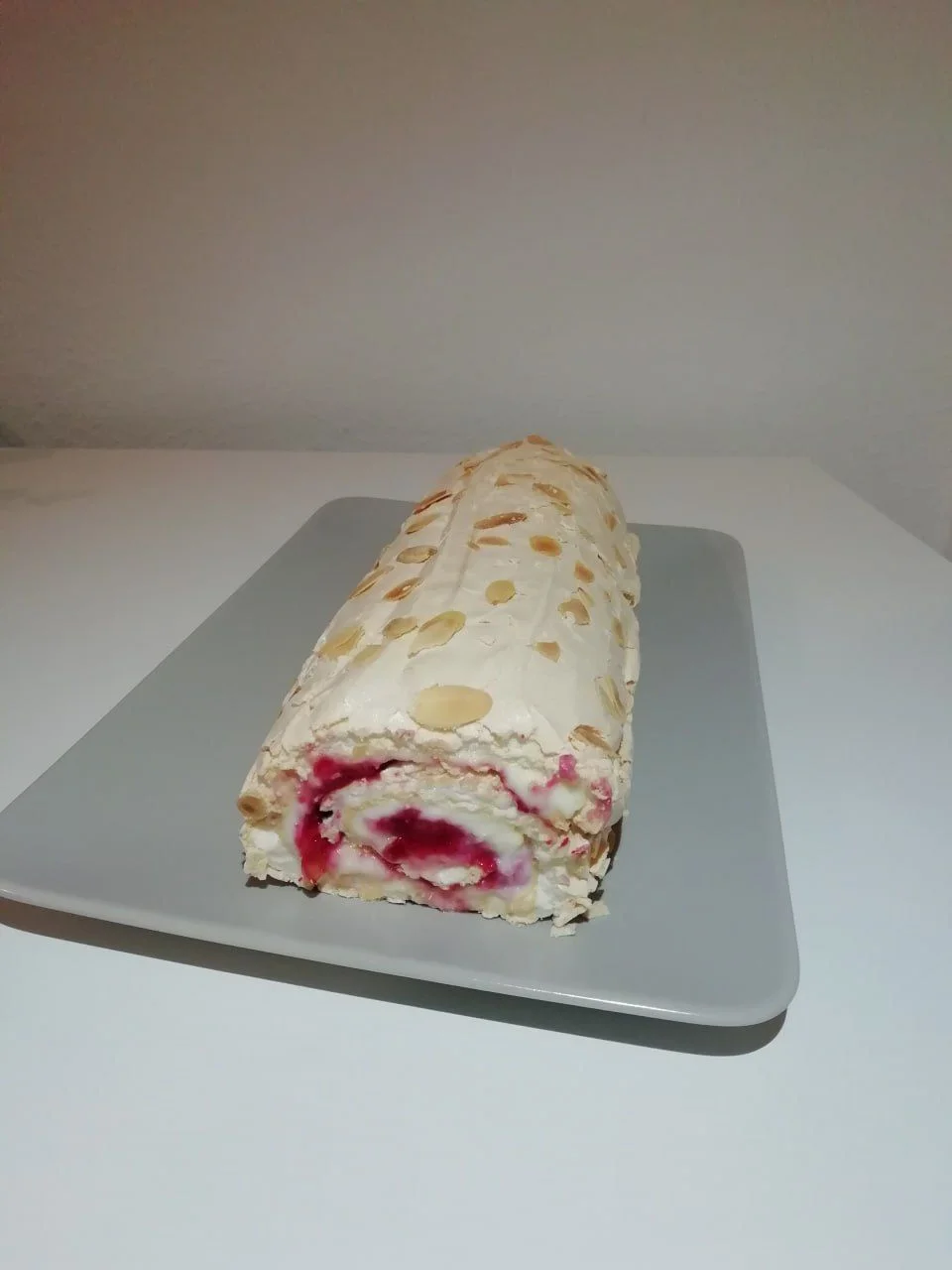 Меренговый рулет - миниатюра 10