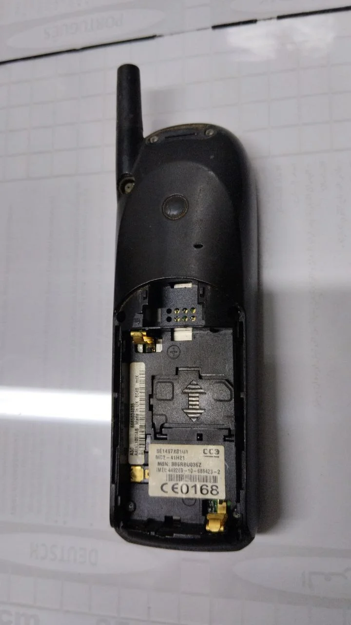 Мобильный телефон из прошлого Motorola t180 - миниатюра 5