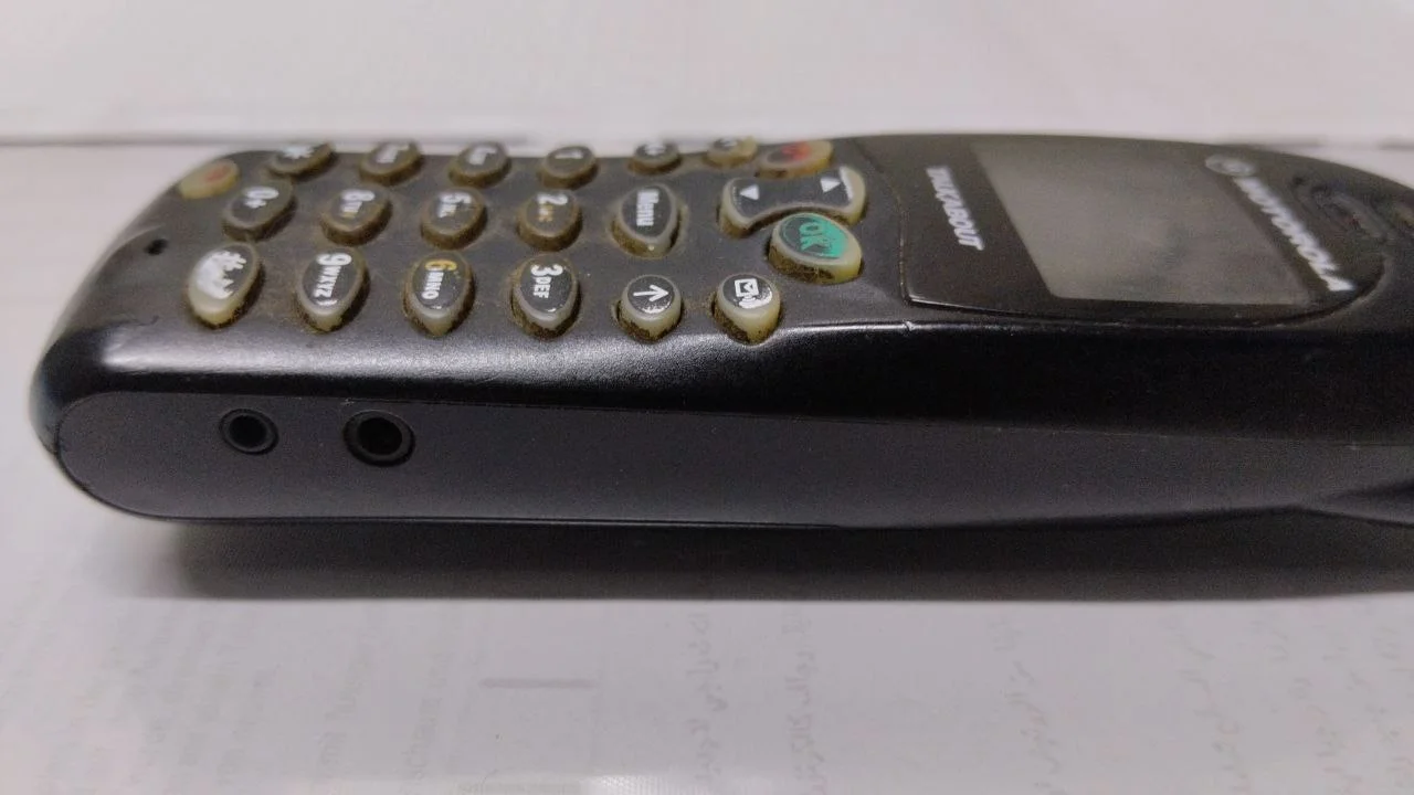 Мобильный телефон из прошлого Motorola t180 - миниатюра 7