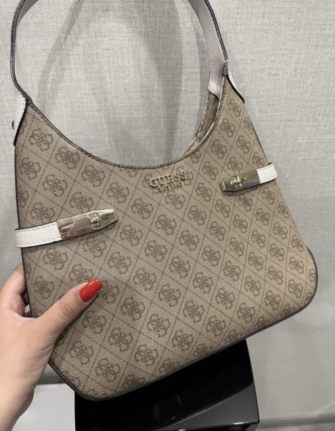 Сумка Guess - миниатюра 2